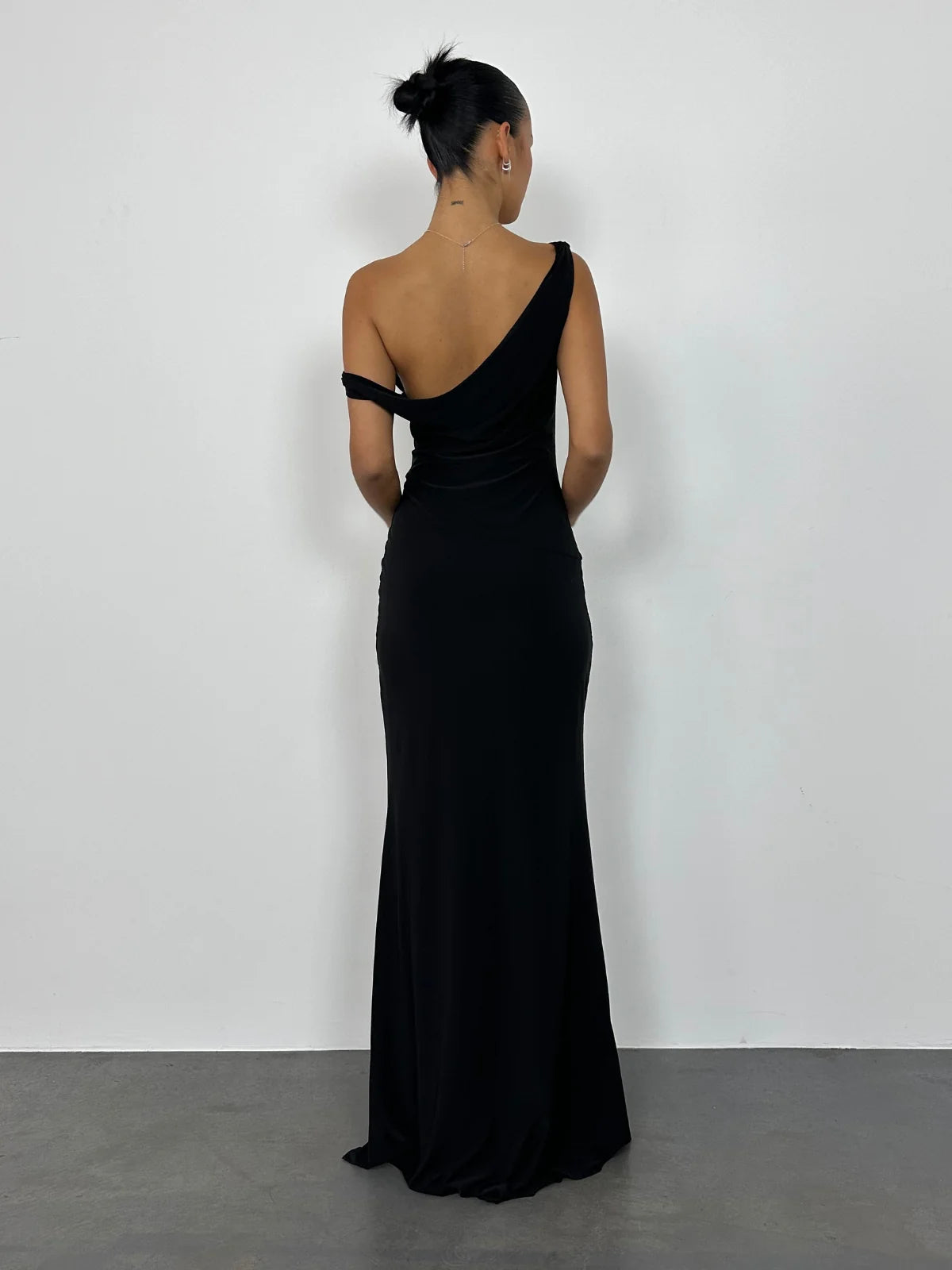Natalie Rolt - Bettina Gown (Black)